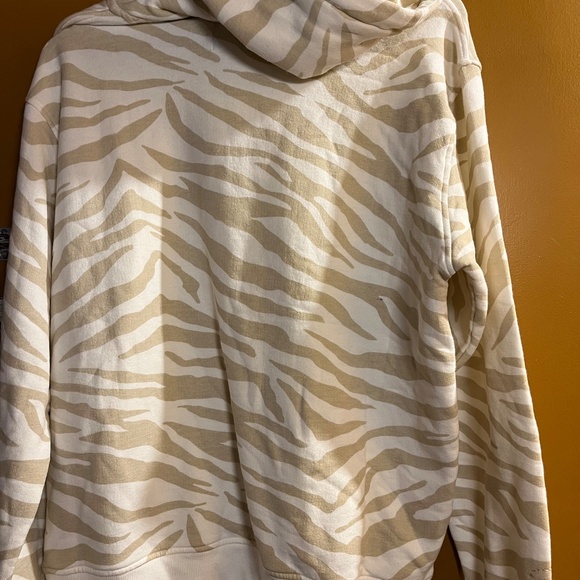 UGG 2-piece Jogger Set - Picture 6 of 8